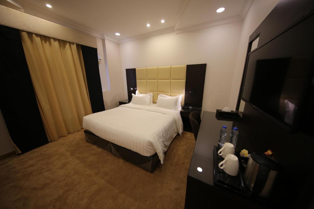 אל-מדינה M Platinum Hotel מראה חיצוני תמונה